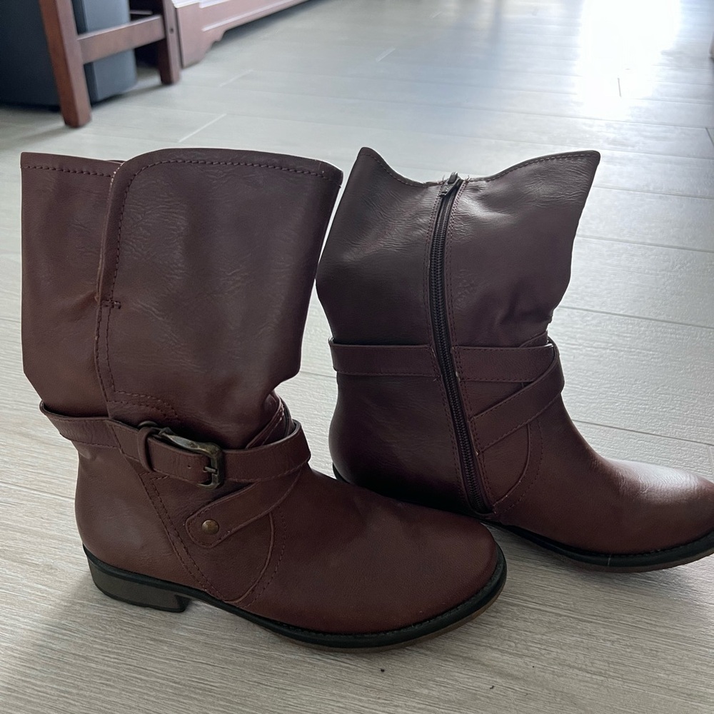 BareTraps. Size 7M. Brown Boots.